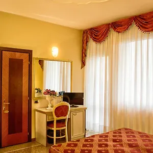**** Otel Internazionale Terme İtalya